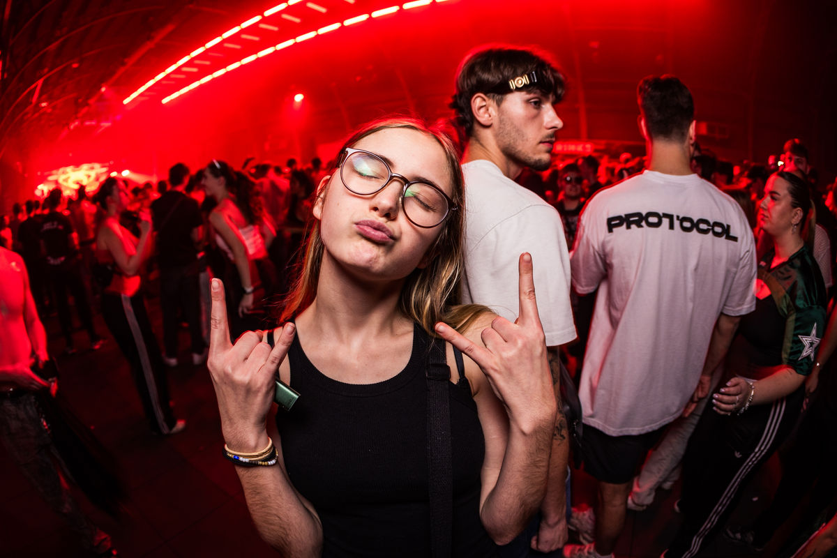 Loading... just a sec